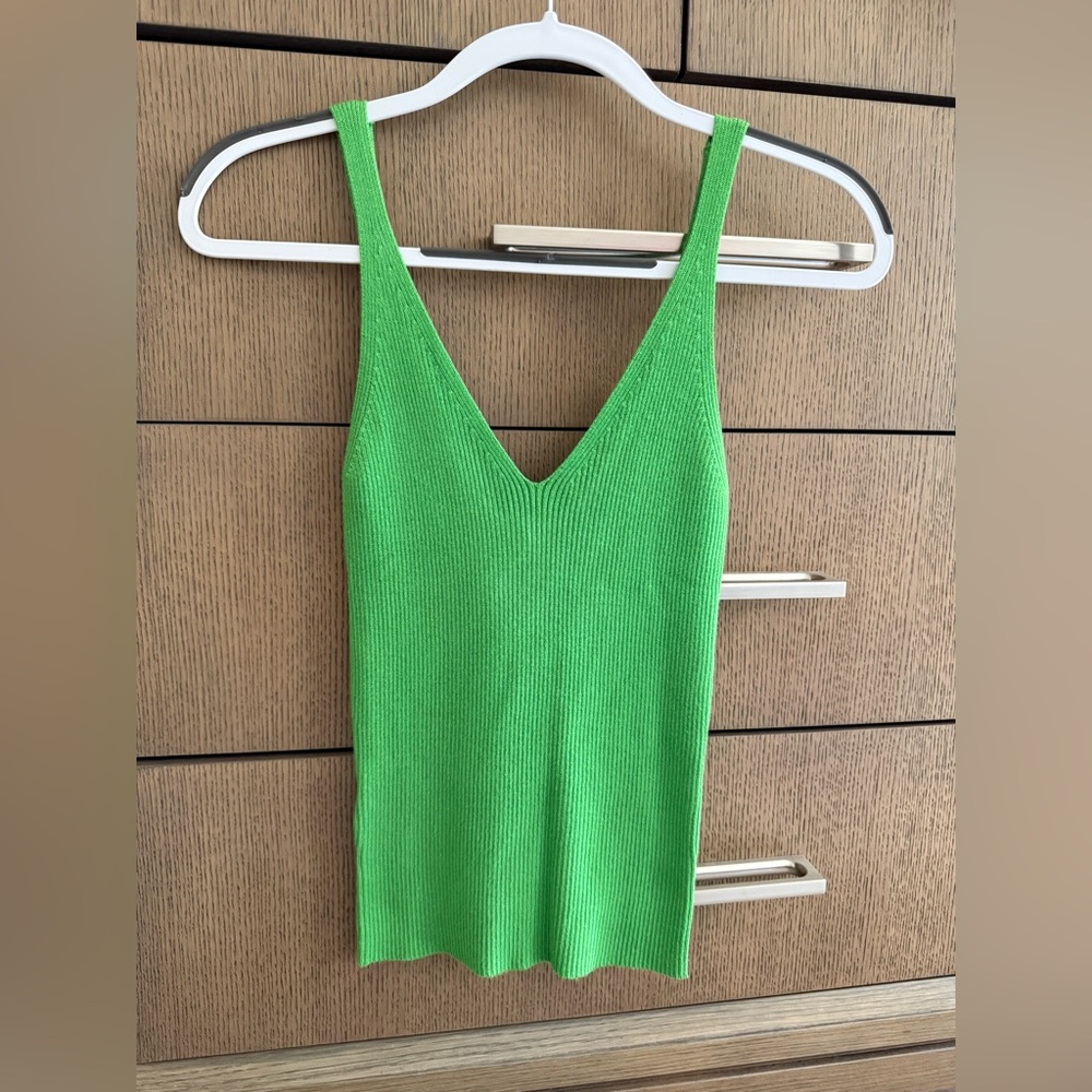 Mango Rib Knit Sleeveless V-Neck Fitted Top, Size Small